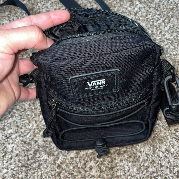 Vans Classic Black Messenger Bag - Picture 2 of 4